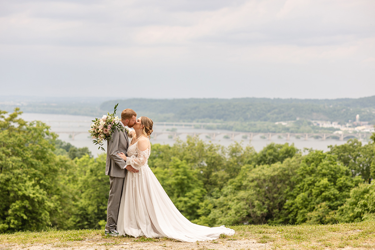 Maryland wedding Photographer, Waterfront Wedding, Bohemia Overlook Wedding, Best maryland wedding photographer, bride and groom portraits